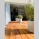 Luxury Apartment-Golden Triangle, Parking & Garden